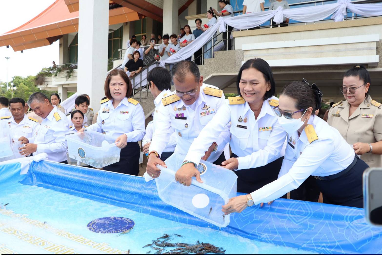 title - ปฏิรูปที่ดินจังหวัดพระนครศรีอยุธยา ปฏิบัติหน้าที่ในตำแหน่ง ผู้อำนวยการศูนย์ส่งเสริมและพัฒนาอาชีพเสริมนอกภาคการเกษตร ร่วมพิธีปล่อยพันธุ์สัตว์น้ำเฉลิมพระเกียรติและน้อมรำลึกในพระมหากรุณาธิคุณ สมเด็จพระนางเจ้าสิริกิติ์ พระบรมราชินีนาถ พระบรมราชชนนีพันปีหลวง เนื่องในโอกาสวันคล้ายวันพระราชสมภพ 12 สิงหาคม 2569 ณ ท่าชัยยุทธ ศูนย์ส่งเสริมและพัฒนาอาชีพเสริมนอกภาคการเกษตร